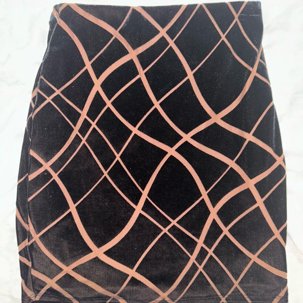 Velvet skirt with brown stripes